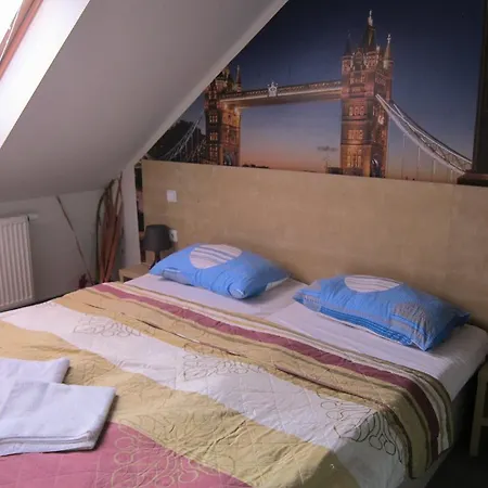 Hotel apartamentowy Andel 3*