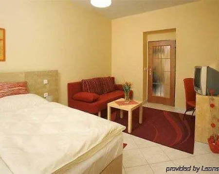 Andel Aparthotel 3*