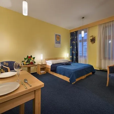 Andel Aparthotel 3*