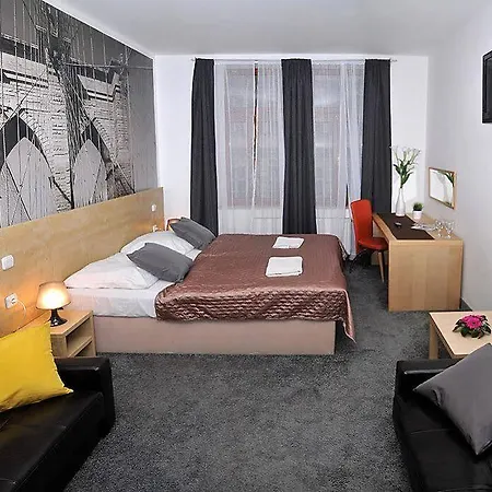 Andel Aparthotel 3*